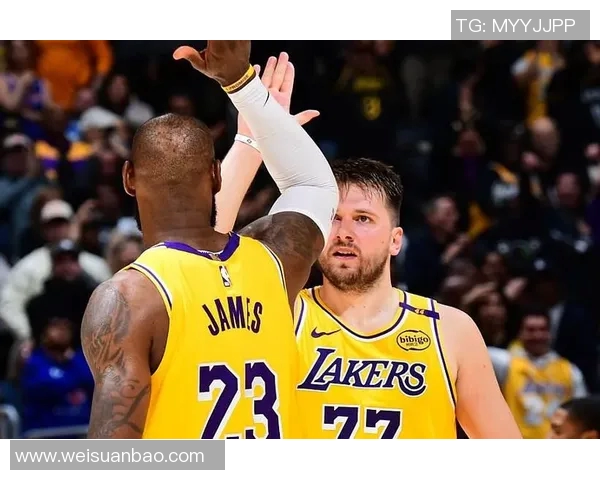 18骑士与猛龙激战正酣球迷期待精彩对决与绝妙瞬间 18骑士与猛龙激战正酣球迷期待精彩对决与绝妙瞬间